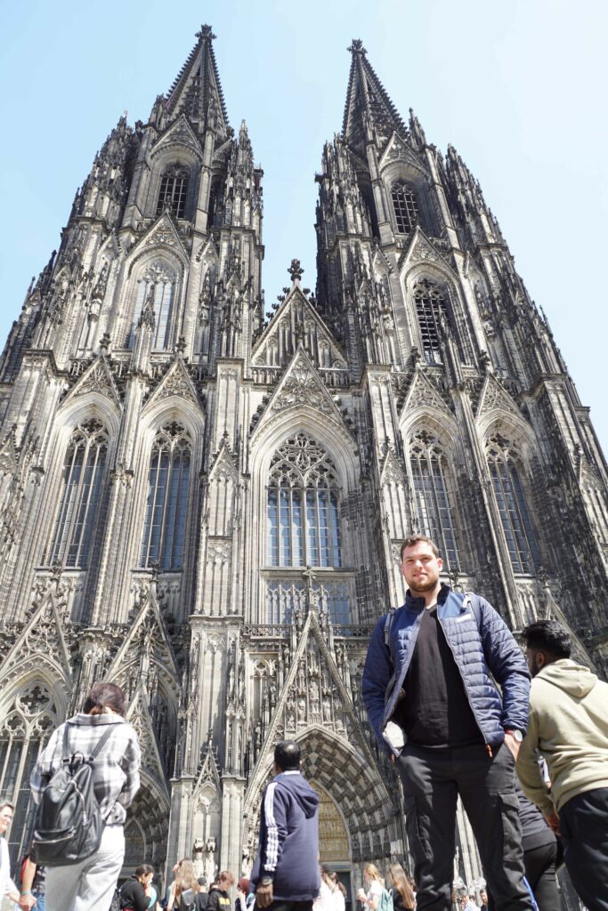 Stephan vor dem Kölner Dom